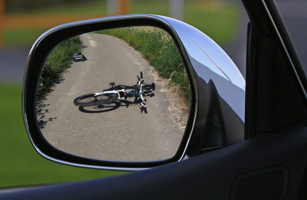Autofahrer haftet auch bei „berührungsfreiem" Radler-Sturz