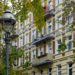 Insbesondere in Großstädten bleibt der Wohnungsmarkt angespannt (Foto: pixabay, license free)