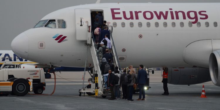 Die Flugbegleiter haben die Urabsimmung über Streiks bei der Eurowings gestoppt (Foto: pixaba, license free).