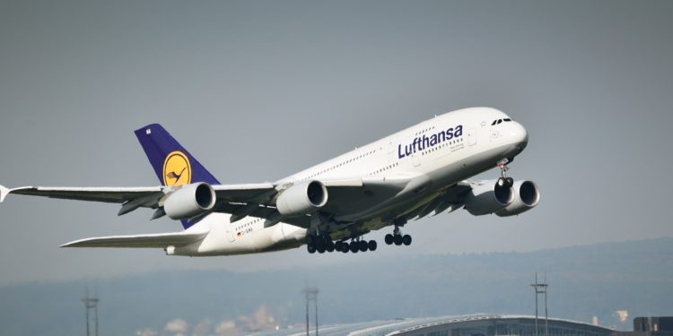 Die Lufthansa wehrt sich gegen Schnäppchenjäger, die ihr Tarifsystem unterlaufen. (Foto: Pixabay, license free)