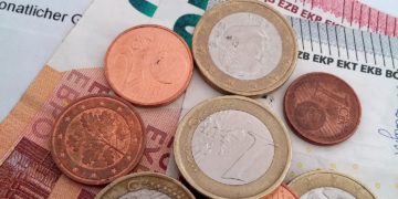 Für Trennungskinder muss man künftig tiefer in die Tasche greifen. (Foto: Peter Stanic. pixabay)