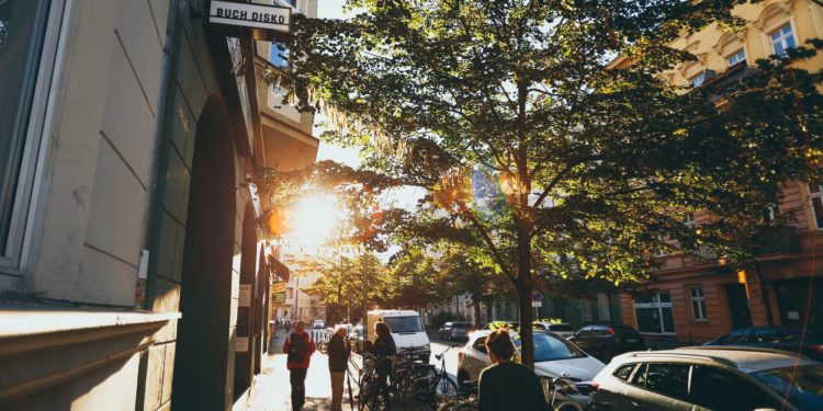 Parkplätze in der Stadt sollen Radwegen weichen. (Foto: Pixabay)