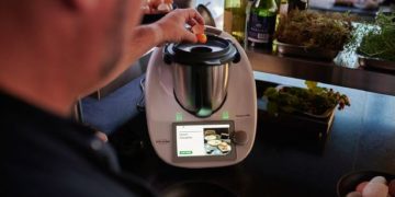 Vor einigen Jahren noch löste der Themomix unter Koch-Enthusiasten einen wahren Hype aus. (Foto: Vorwerk)
